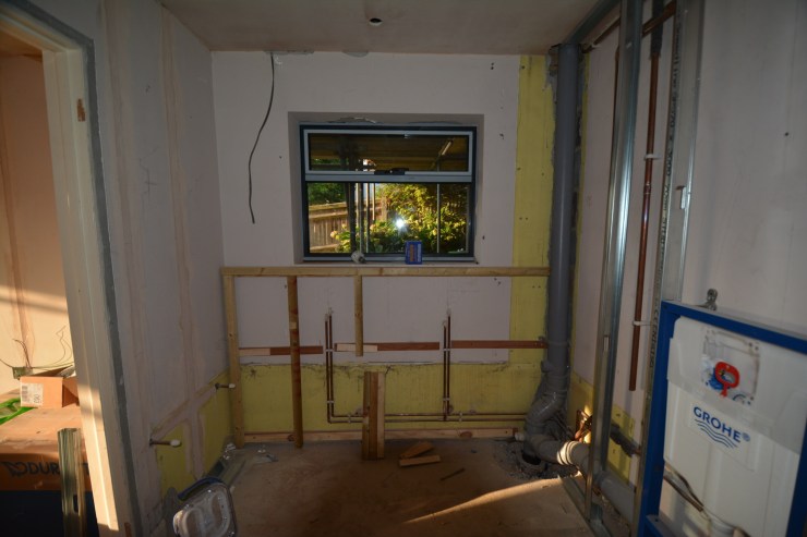 20140919 Master en-suite window